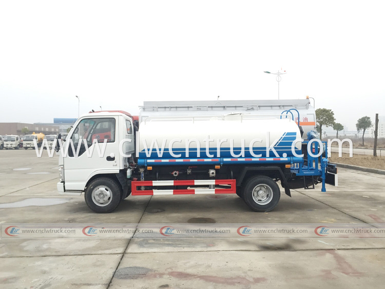 water spraying truck 1